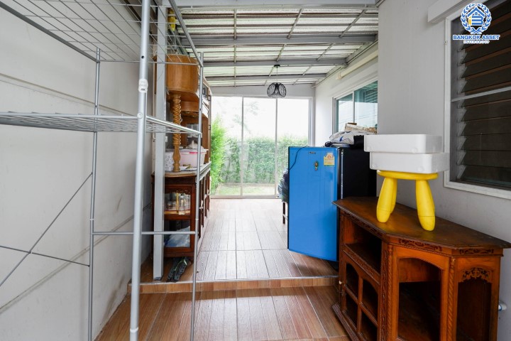 บ้านเดี่ยวมือสองนนทบุรี ม.พฤกษ์ลดา บางใหญ่2 เนื้อที่มากถึง 50 ตร.ว. ฟังก์ชัน 3 ห้องนอน 2 ห้องน้ำ 1 ที่จอดรถ บ้านสภาพใหม่พร้อมเข้าอยู่ ทำเลเดินทางสะดวก เชื่อมต่อถ.กาญจนาภิเษก เพียง 10 นาทีถึงรถไฟฟ้าสายสีม่วง "สถานีคลองบางไผ่" ใกล้ทางด่วน "กาญจนาภิเษก"